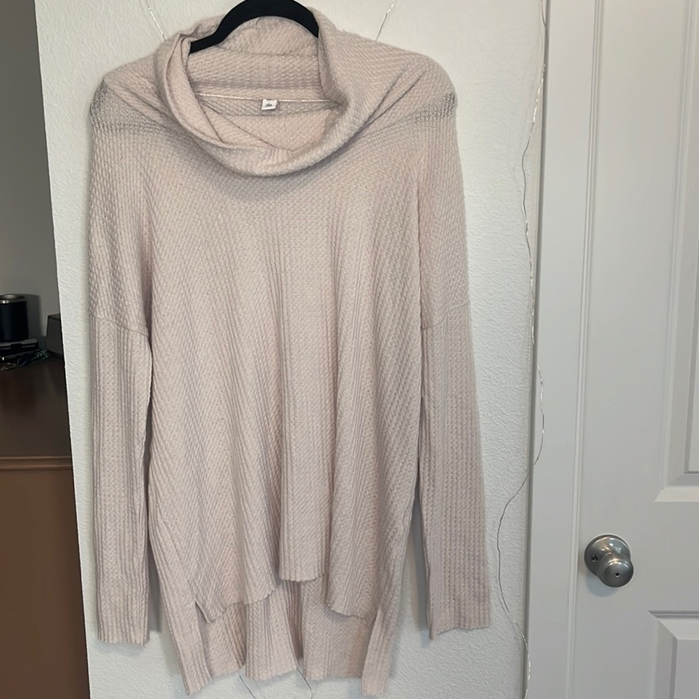 *Free Gift W Purchase* Never worn BP long white turtleneck sweater. Size large.